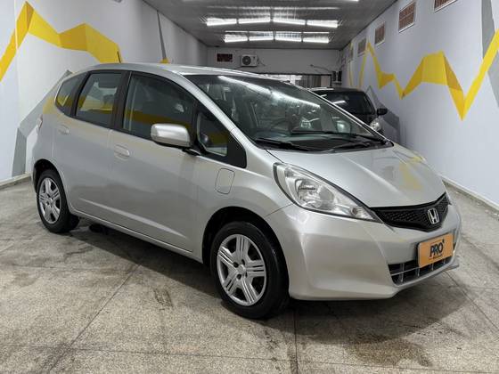 HONDA FIT 1.4 DX 16V FLEX 4P MANUAL HONDA FIT 1.4 DX 16V FLEX 4P MANUAL